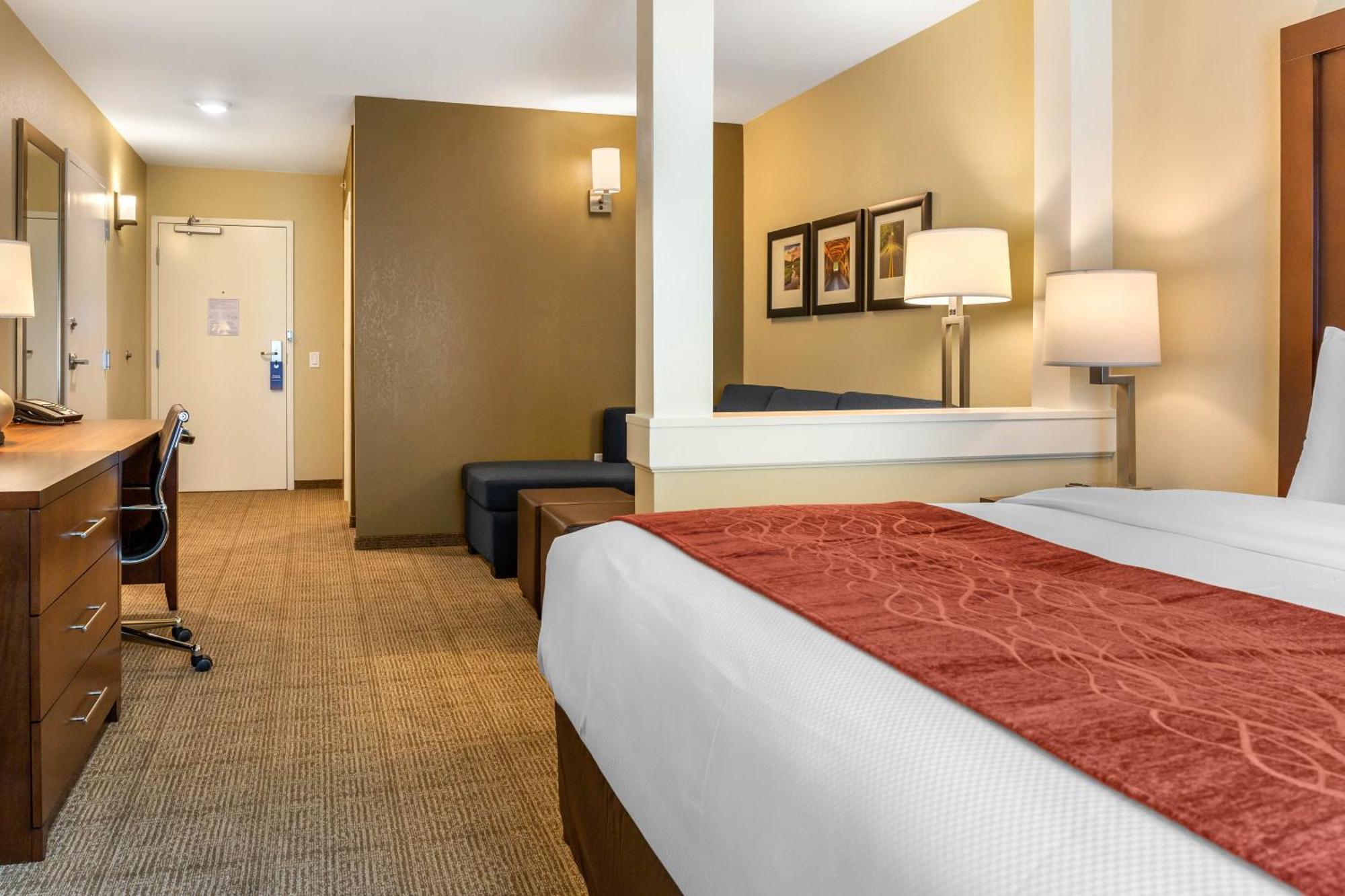 Comfort Inn & Suites Gap Amish Country Bagian luar foto