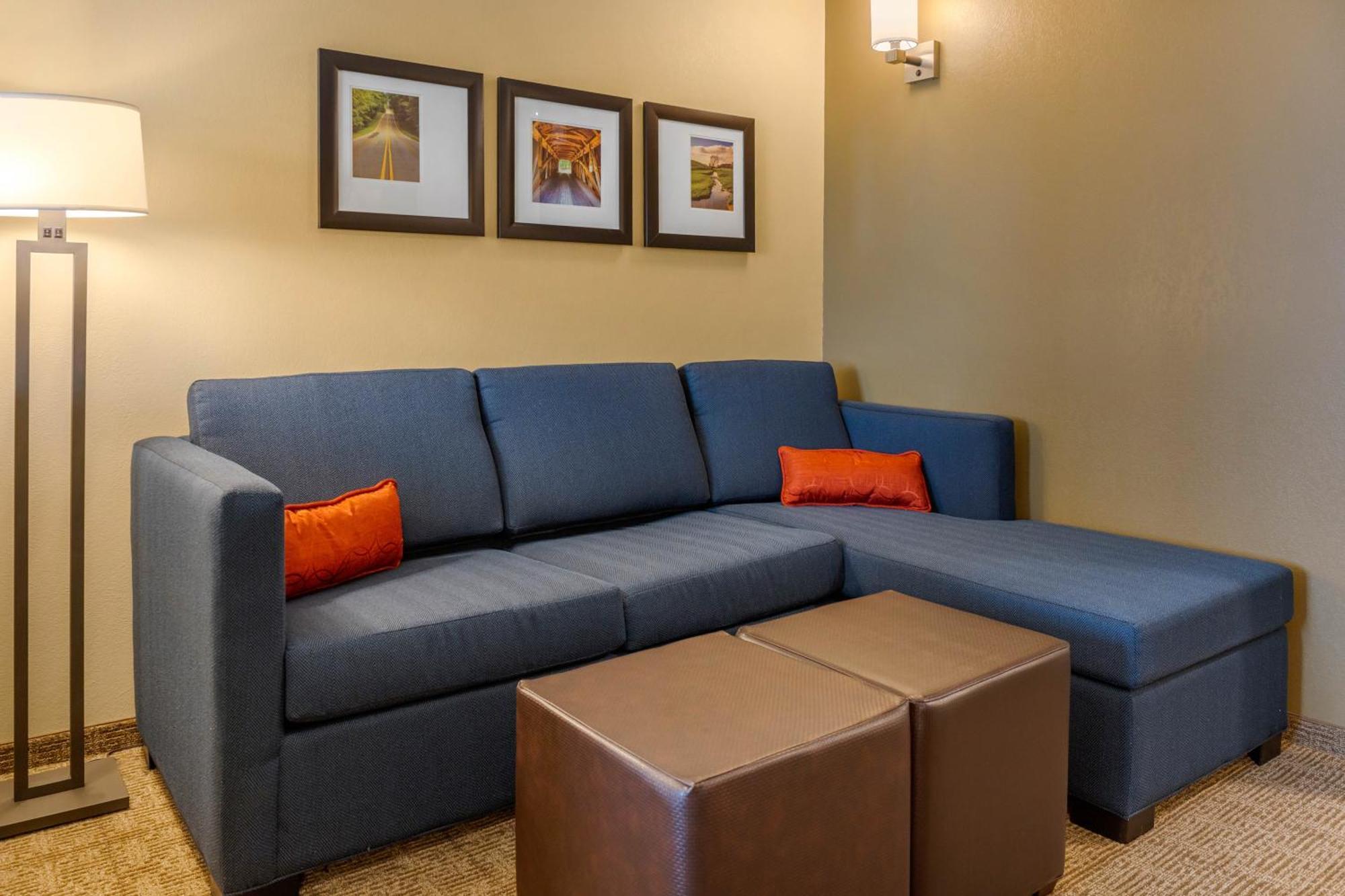Comfort Inn & Suites Gap Amish Country Bagian luar foto