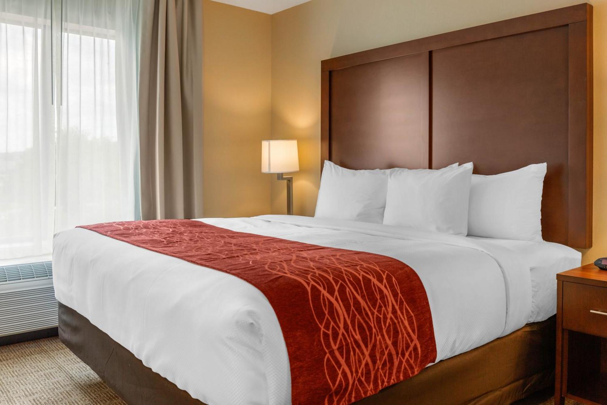 Comfort Inn & Suites Gap Amish Country Bagian luar foto