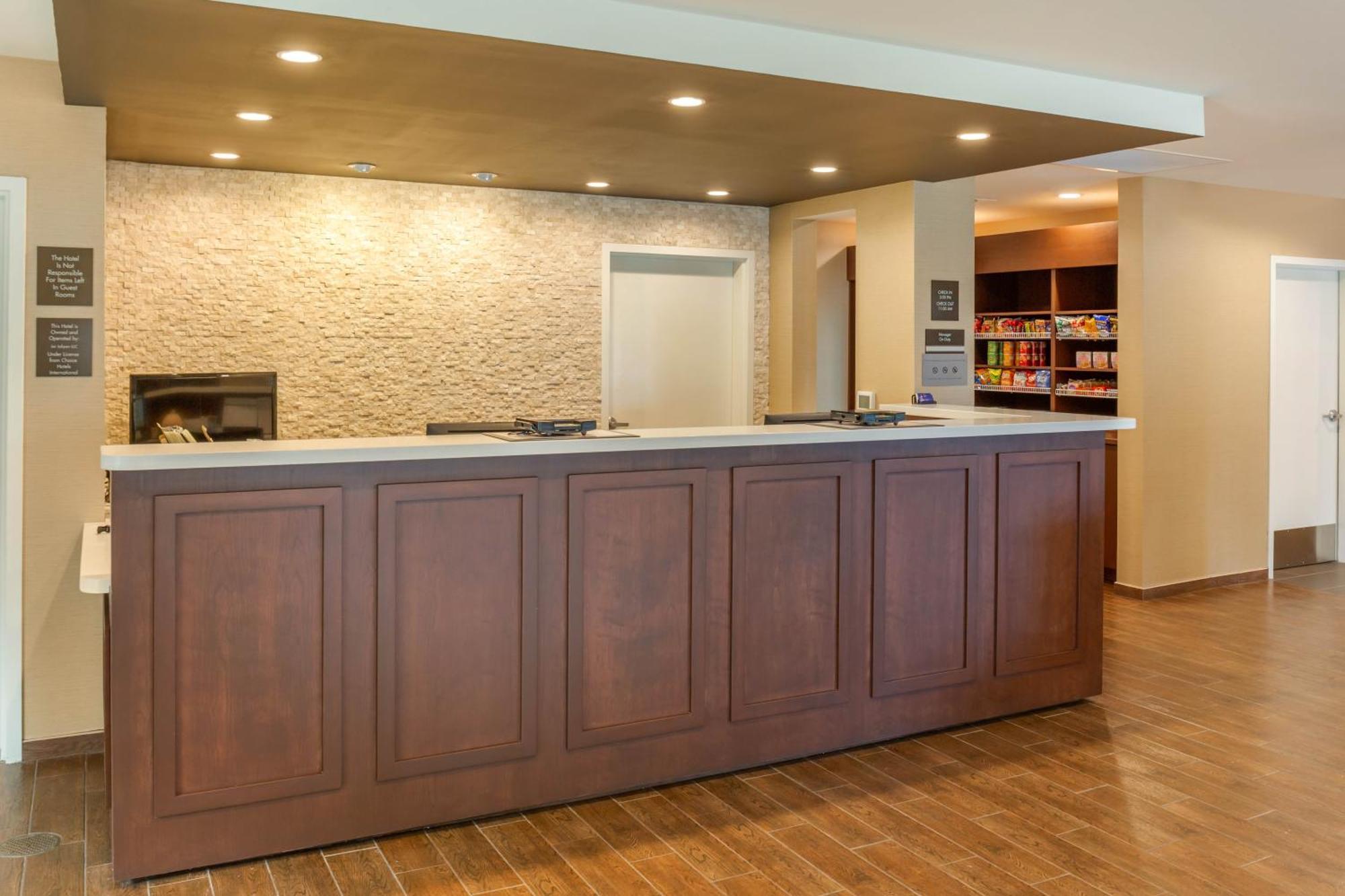 Comfort Inn & Suites Gap Amish Country Bagian luar foto