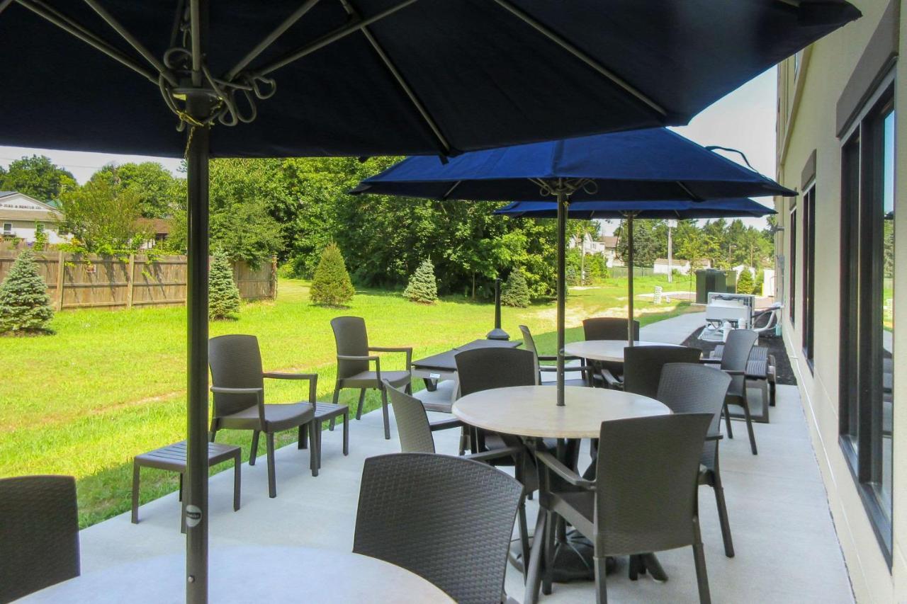 Comfort Inn & Suites Gap Amish Country Bagian luar foto